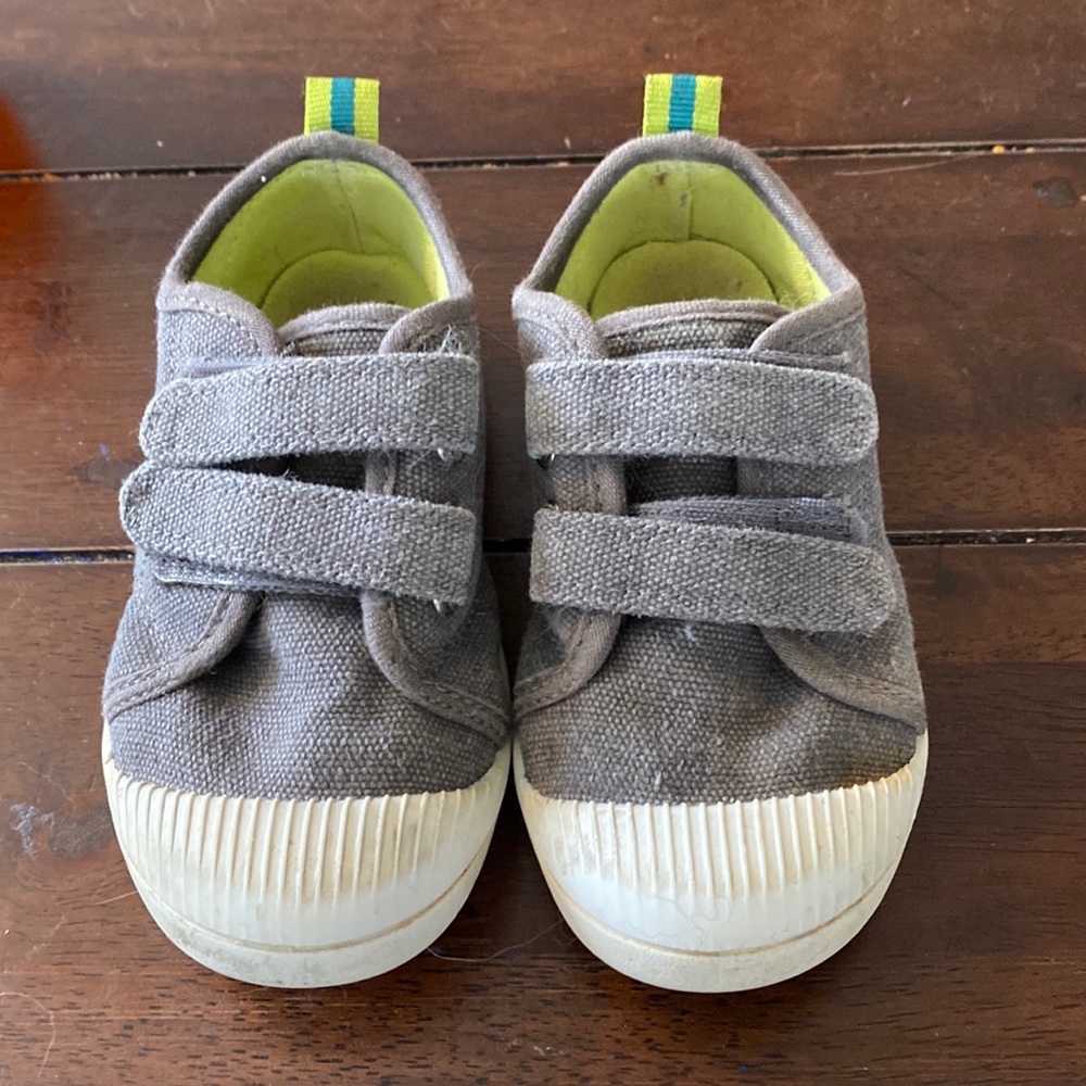 Cat Jack toddler boys 9 1/2 shoes well worn - Picture 1 of 2